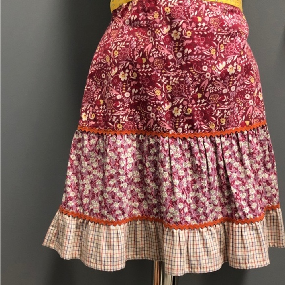 Vtg American Eagle Boho Ruffled Flowered Skirt. Size 14 (vtg) Modern Lg I think